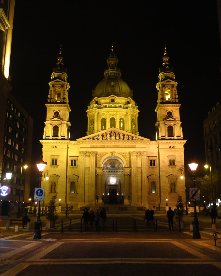 10m walk from my apartment - Szent István-bazilika
