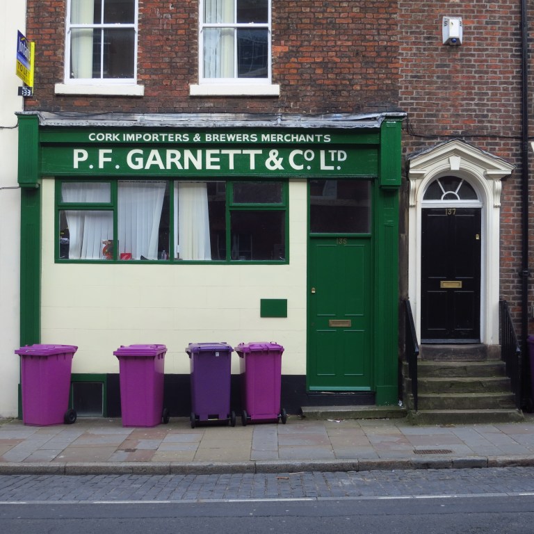 Beautiful colour combination in the streets